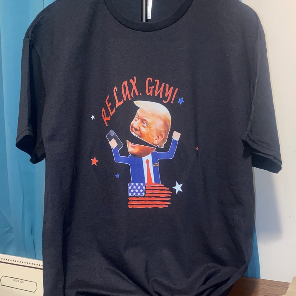 NEW!!!  SOUTH PARK- DONALD TRUMP- RELAX GUY tee